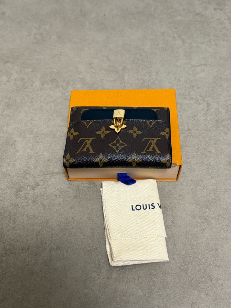 ルイヴィトン ポルトフォイユ フラワー コンパクト M62578