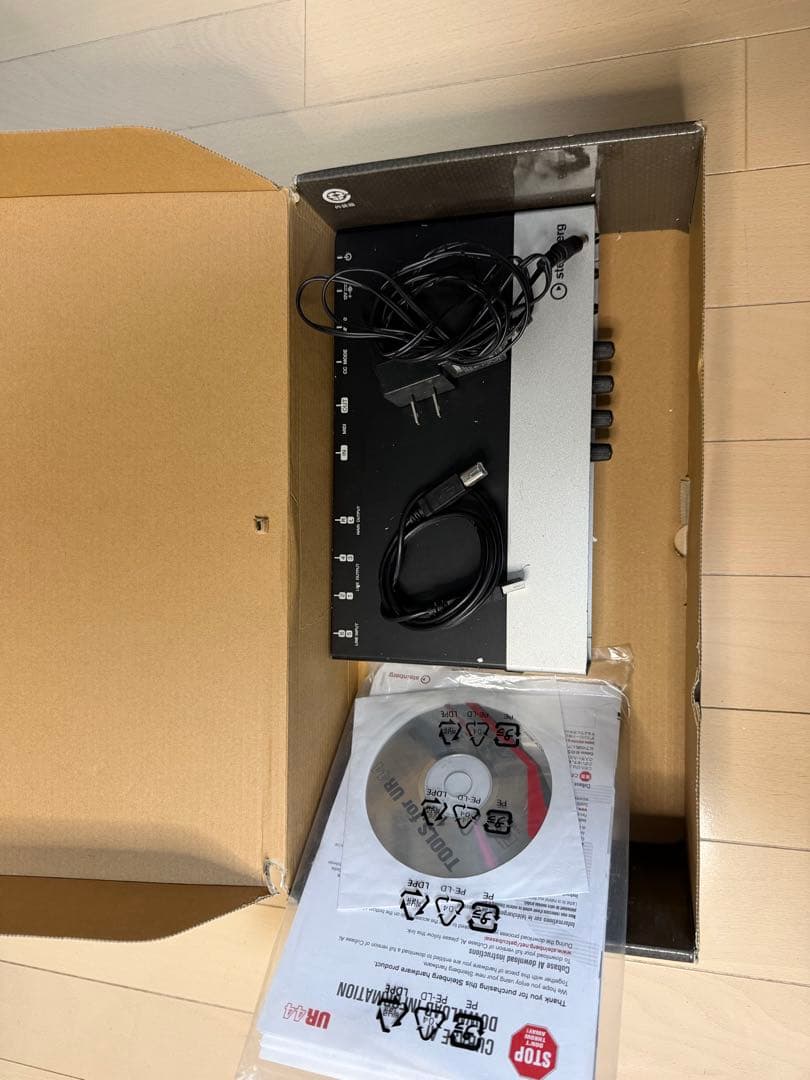 Steinberg UR44 オーディオインターフェイス