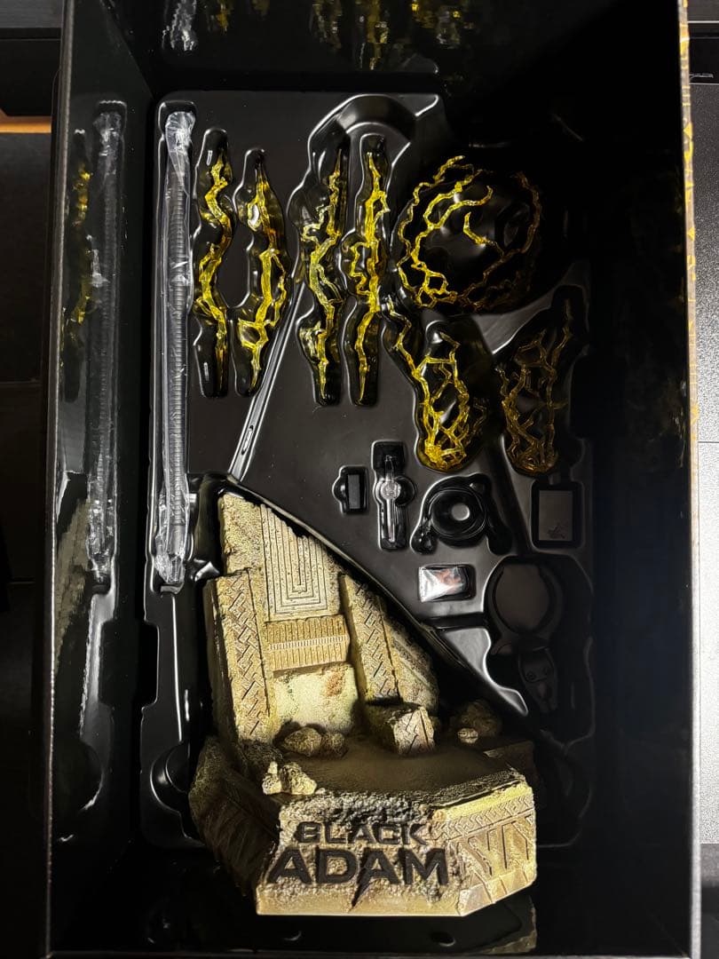 ホットトイズ　ブラックアダム(ゴールデンアーマー)DX31 中古美品