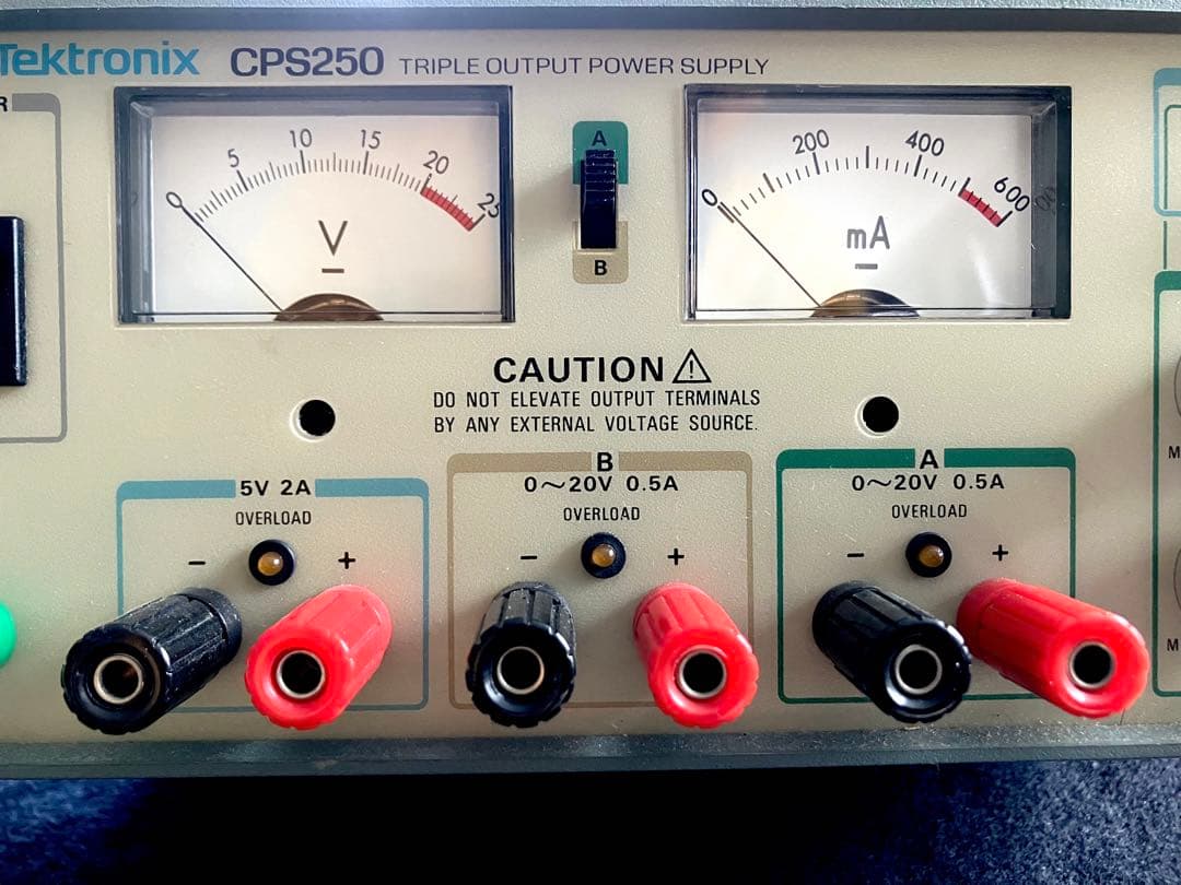 TEK CPS250 Triple Output Power Supply 美品