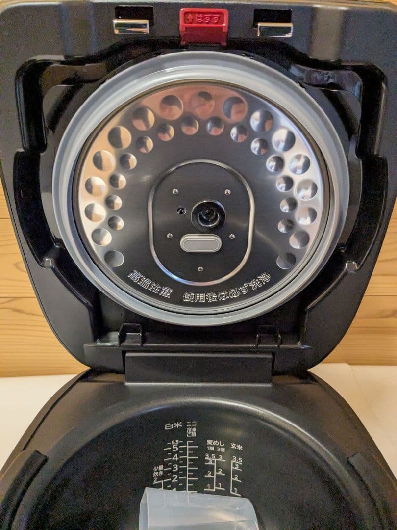 【未使用】TIGER　タイガー　炊飯器 JPV-C100 5.5合 圧力IH式