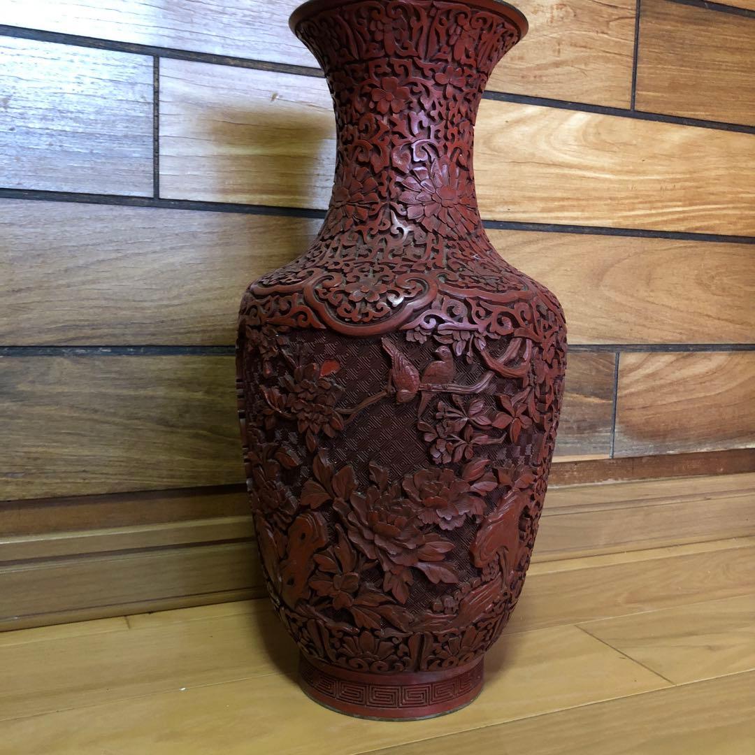 アンティーク　赤い木製彫刻花瓶