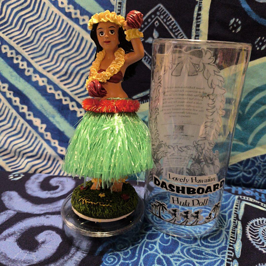Hula Doll ダッシュボード用フィギュア　緑ハンズアップ