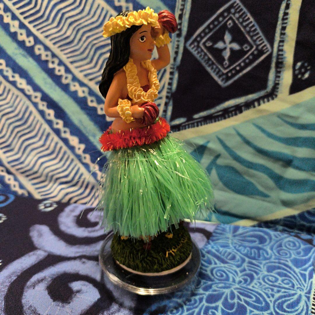 Hula Doll ダッシュボード用フィギュア　緑ハンズアップ