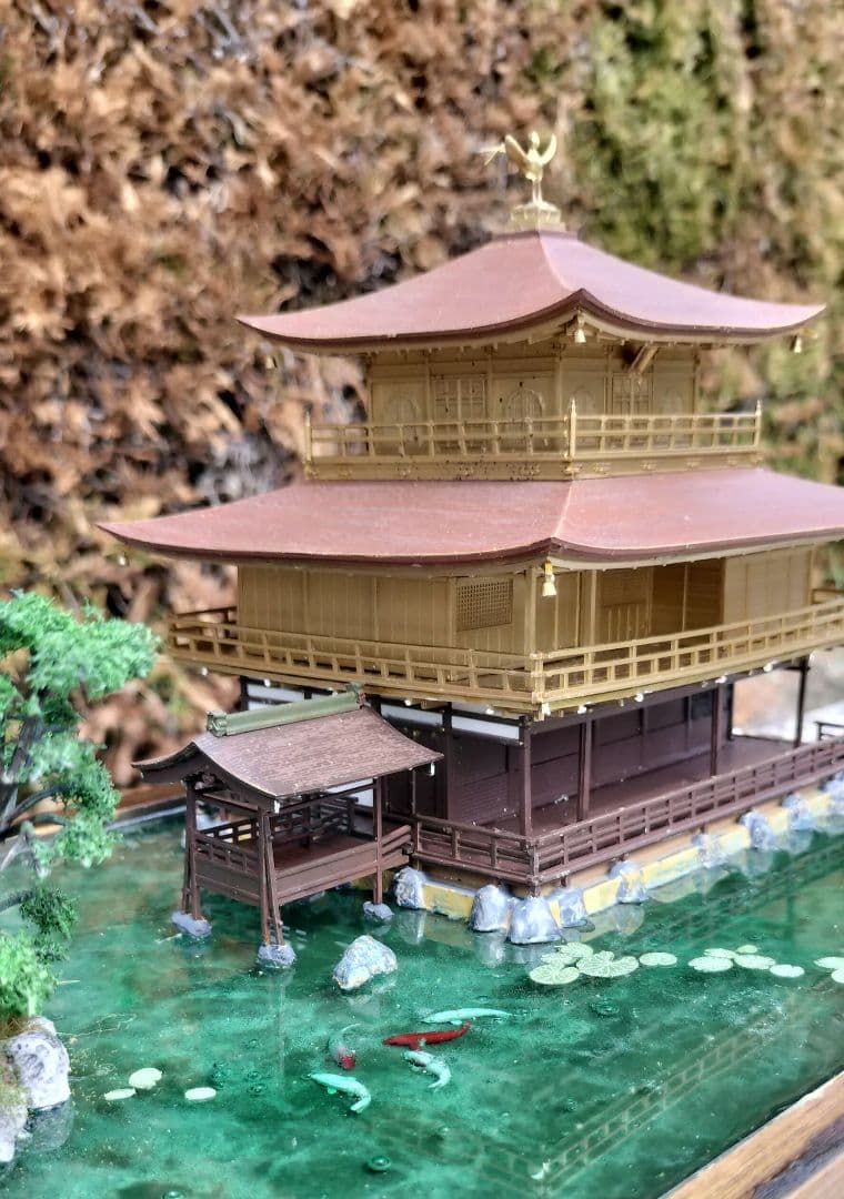 精密情景ジオラマ 世界遺産 鹿苑寺金閣 USB電源LED照明 アクリルケース付き