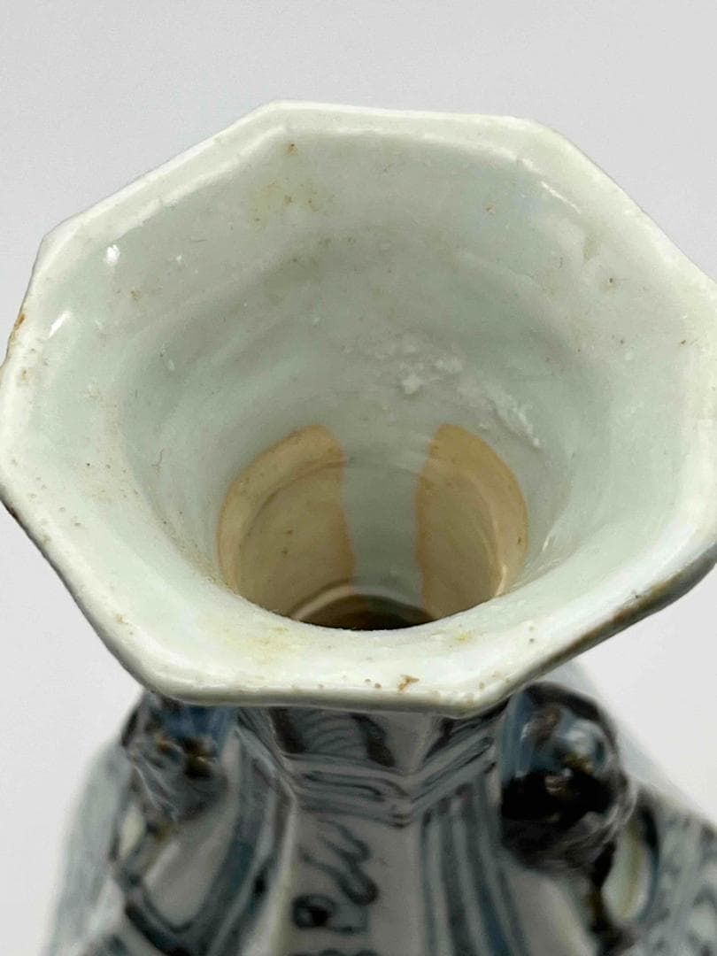 元時代 染付 青花花卉文双獸耳八楞瓶 【著名蒐集家家族旧蔵】(C-41)