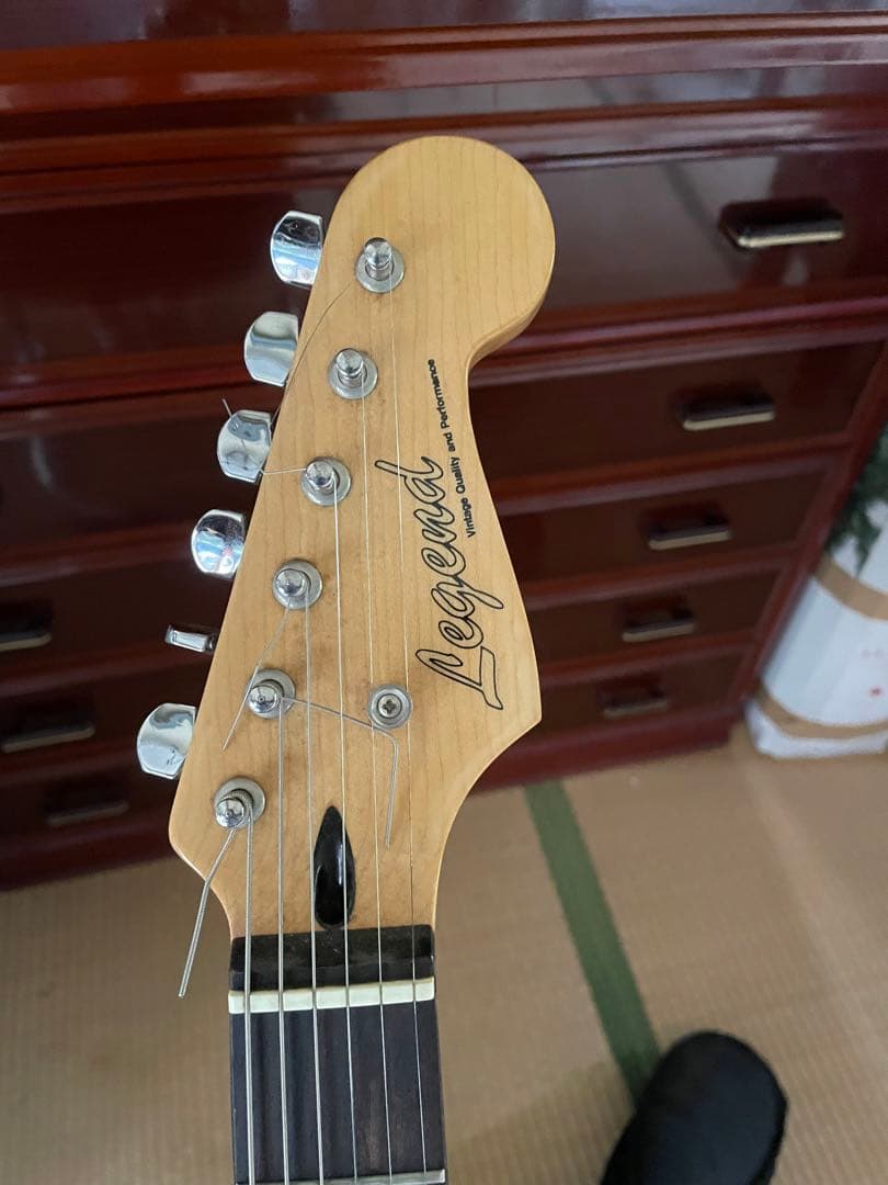 エレキギター 赤