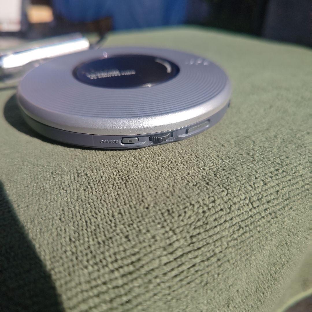 Sony ポータブルCD　TV AM FMラジオ プレーヤー D-FJ787