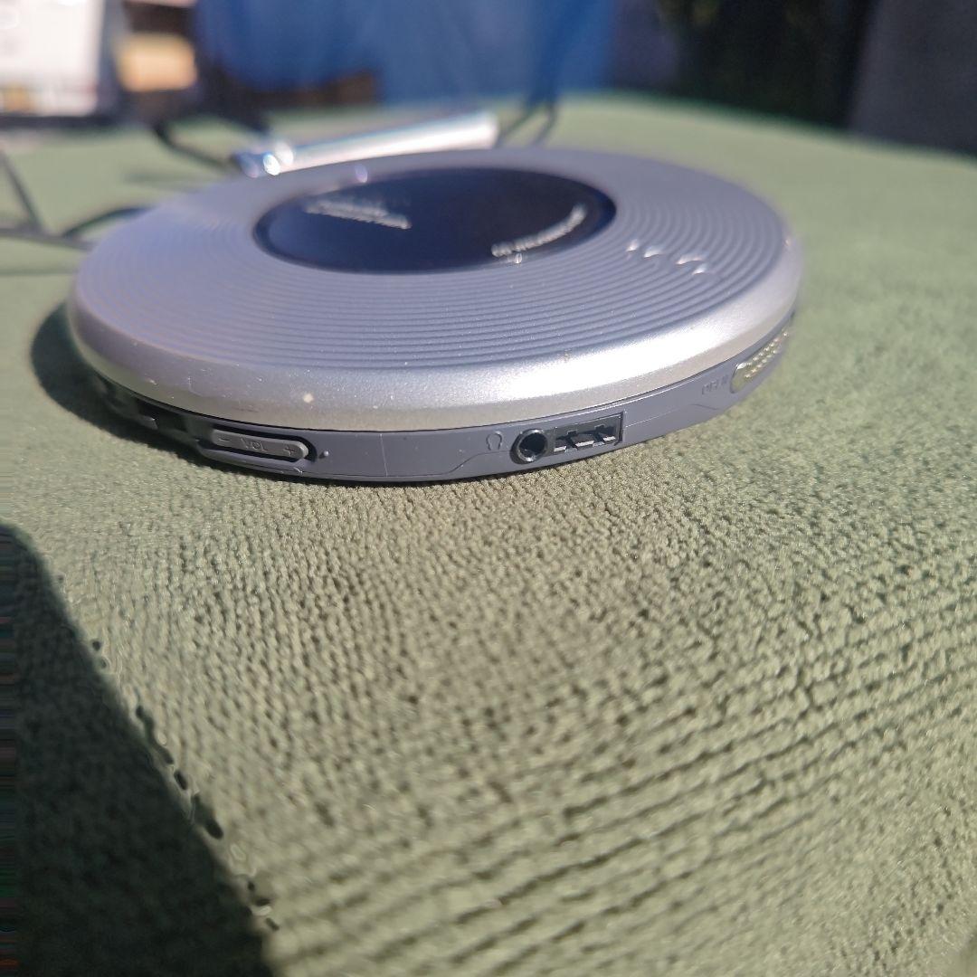 Sony ポータブルCD　TV AM FMラジオ プレーヤー D-FJ787