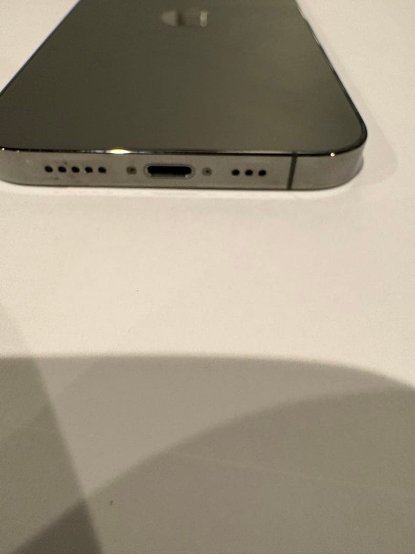 Apple iPhone 12 グラファイト