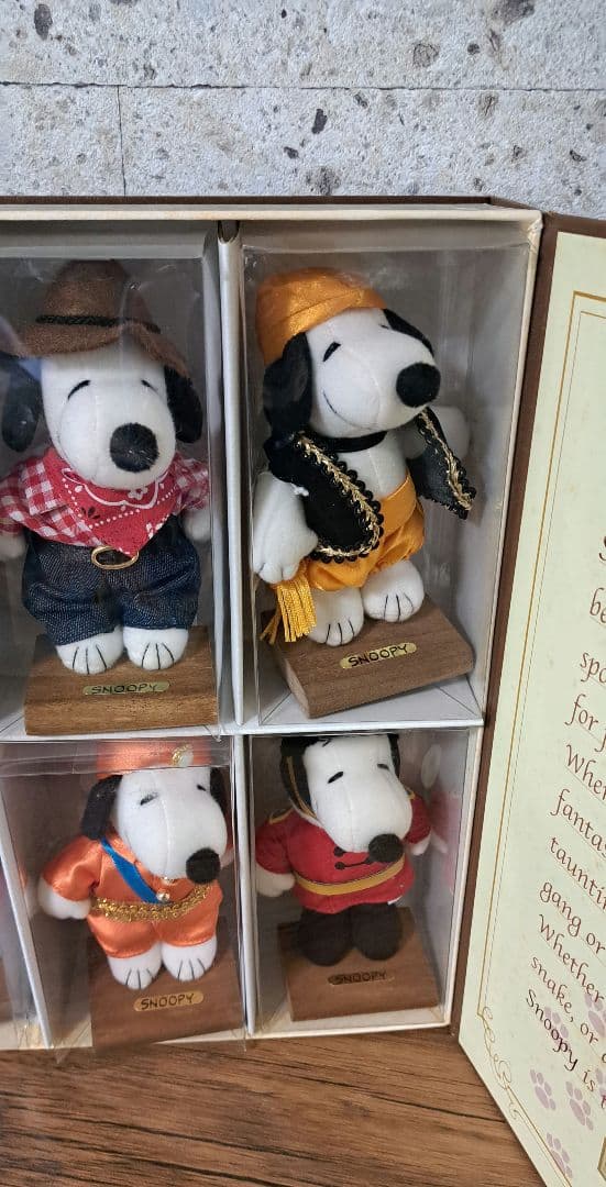 シリアルナンバー入り スヌーピー ミニドール コレクション