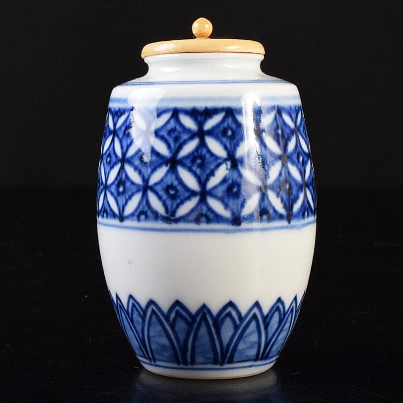 瀬戸焼　三代　山口錠鉄作　染付　肩衝茶入　三玄院長谷川大真師書付箱　MR7772