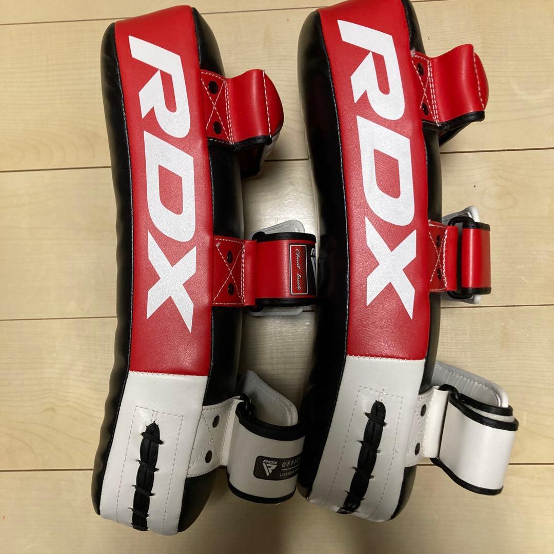 RDX パンチングミット 黒/赤　2個(中古)