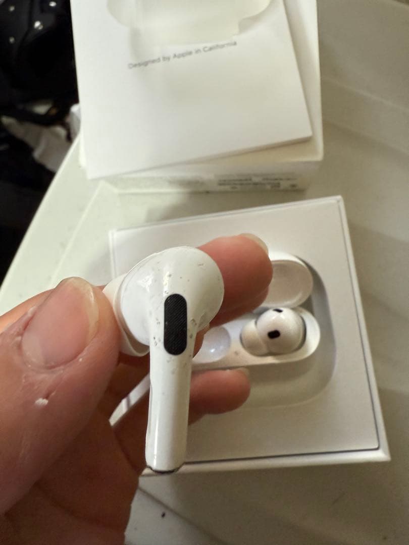 AirPods 本体 ホワイト 充電ケース付き