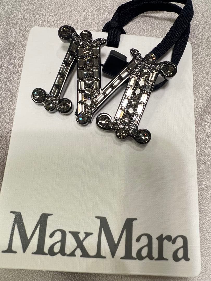 MaxMara BATH2ブローチ タグ・保存袋付き オリーヴ