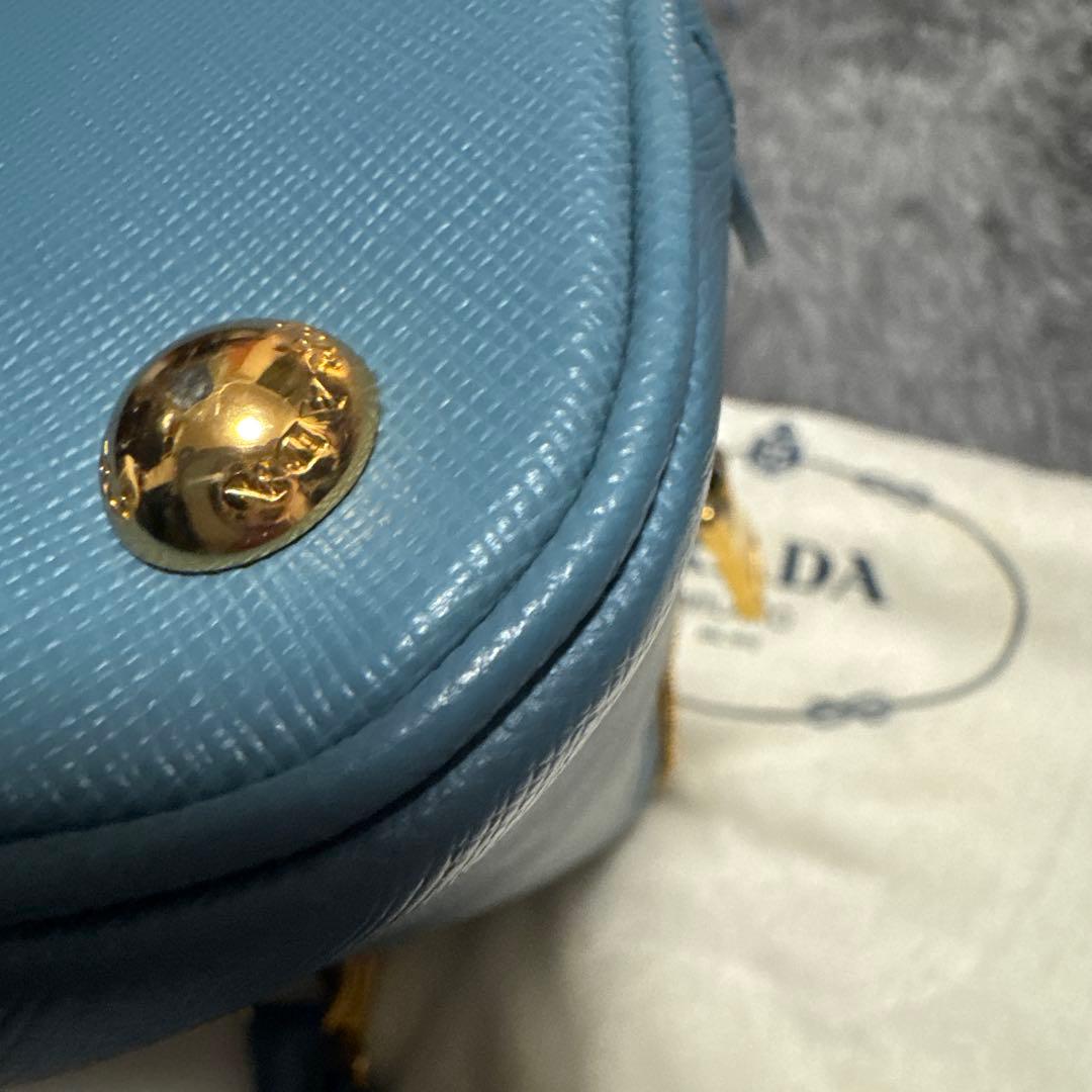 未使用級プラダショルダーバッグ