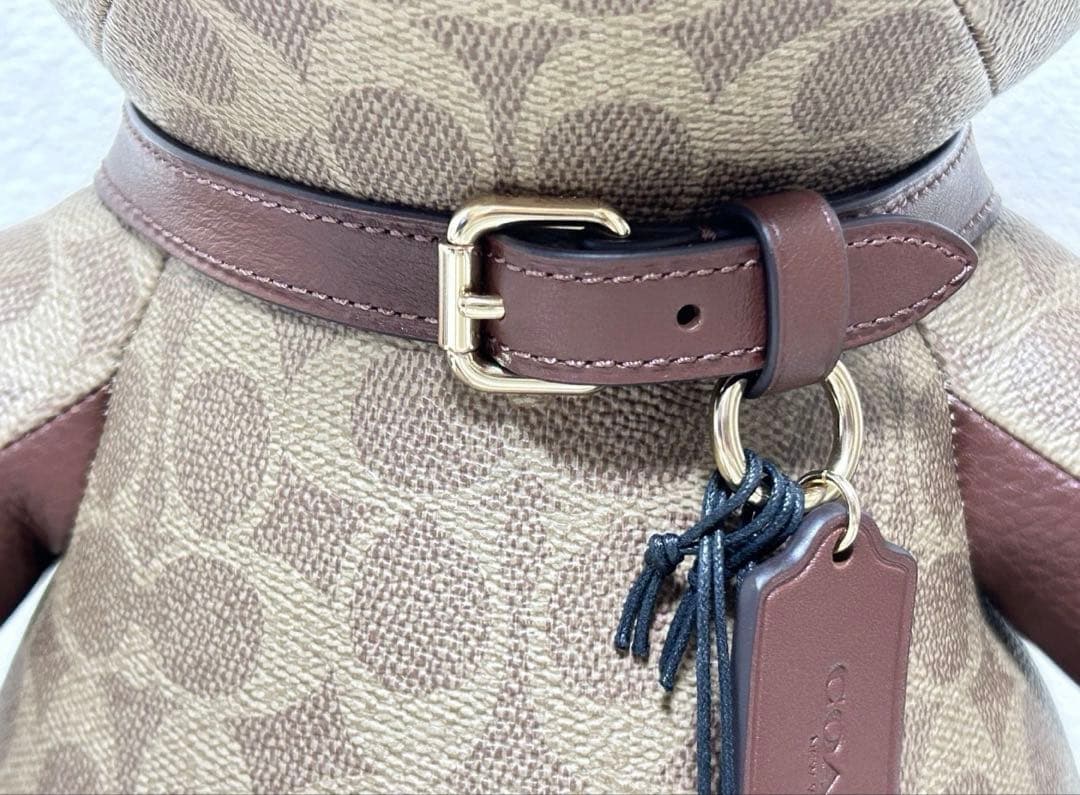 COACH コレクティブル ベア・シグネチャーキャンバス　ラージ