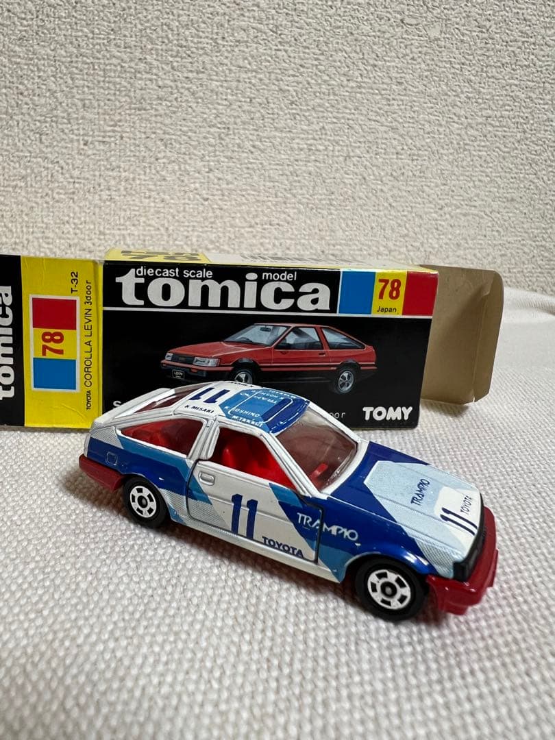 トミカ　トヨタカローラレビン3ドア
