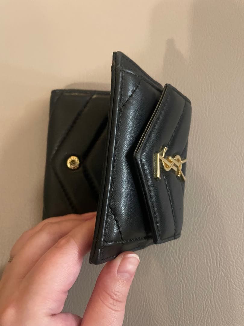 SAINT LAURENT ブラック 三つ折り財布（セール中！）