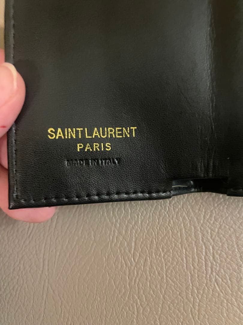 SAINT LAURENT ブラック 三つ折り財布（セール中！）