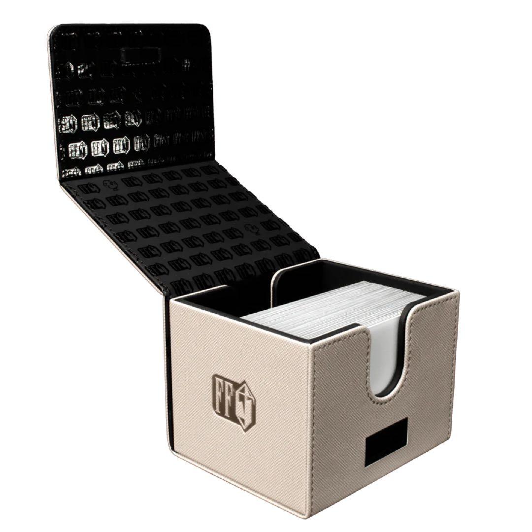 ウルトラプロ/FF《クラウド：星の守護者》 プレミアムレザレットデッキボックス