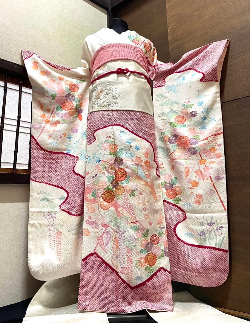 振袖 フルセット6点サイズM〜Ｌ駒刺繍　絞り　宝尽くし花文　金彩　正絹