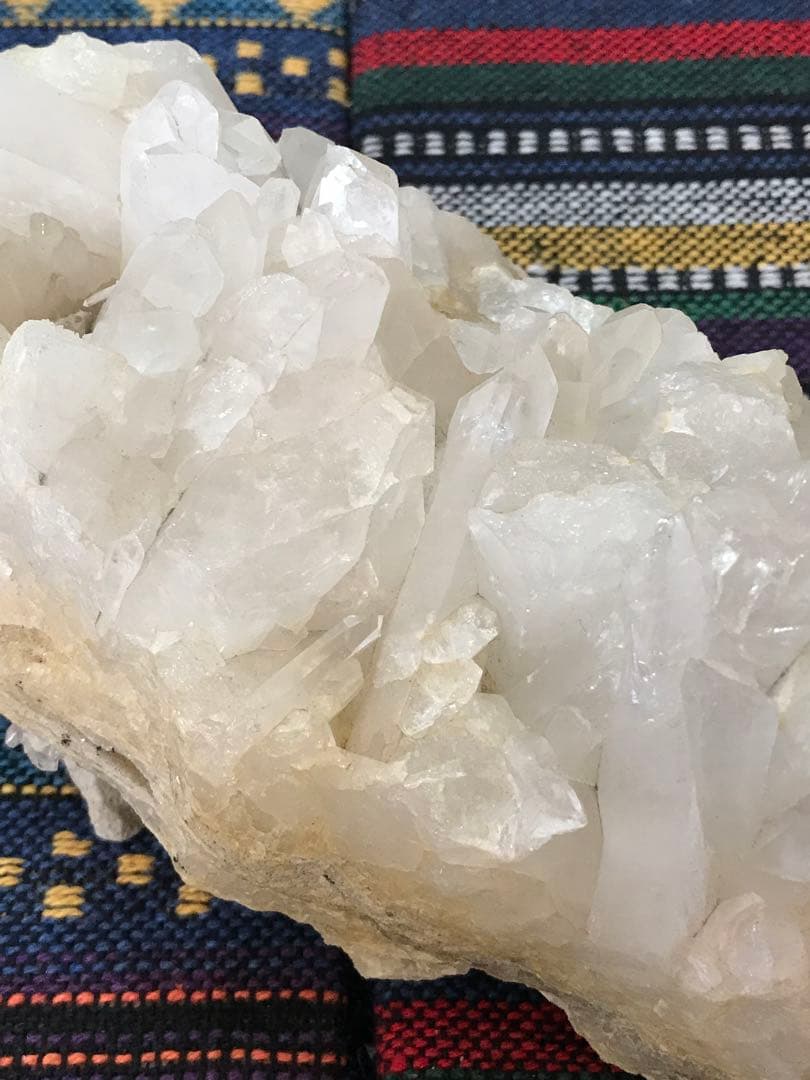 《SHOP》約1.7kg【マダガスカル産/母岩付き水晶/クラスター】[1769