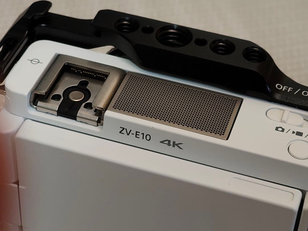 ミラーレスカメラ　SONY ZV-E10ボディ smallrig製リグ付き