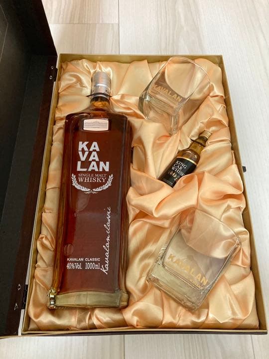 KAVALAN Classic グラス・ミニボトル付き