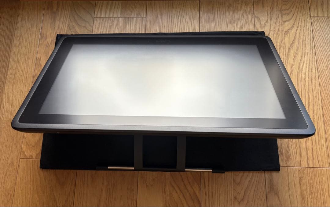 I*e様 Wacom Cintiq22液晶ペンタブレット[DTK-2260K0D