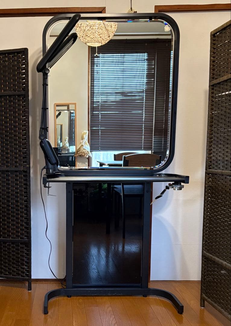 可動式ライト付き ドレッサー 化粧台　メイク台 ブラック スリム