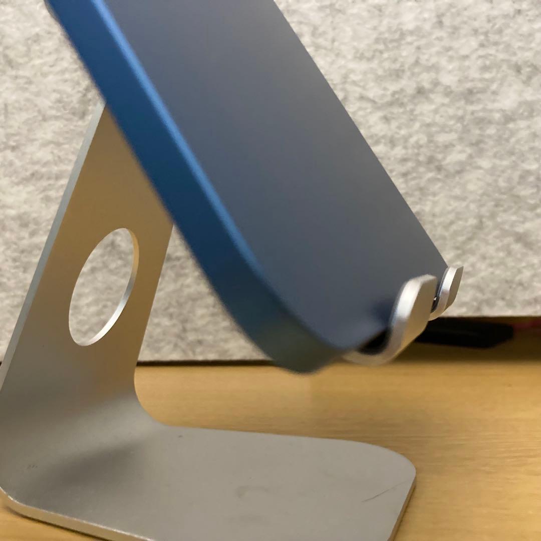 【美品】iPad 第10世代 64GB Wi-Fiモデル ブルー カバー付き