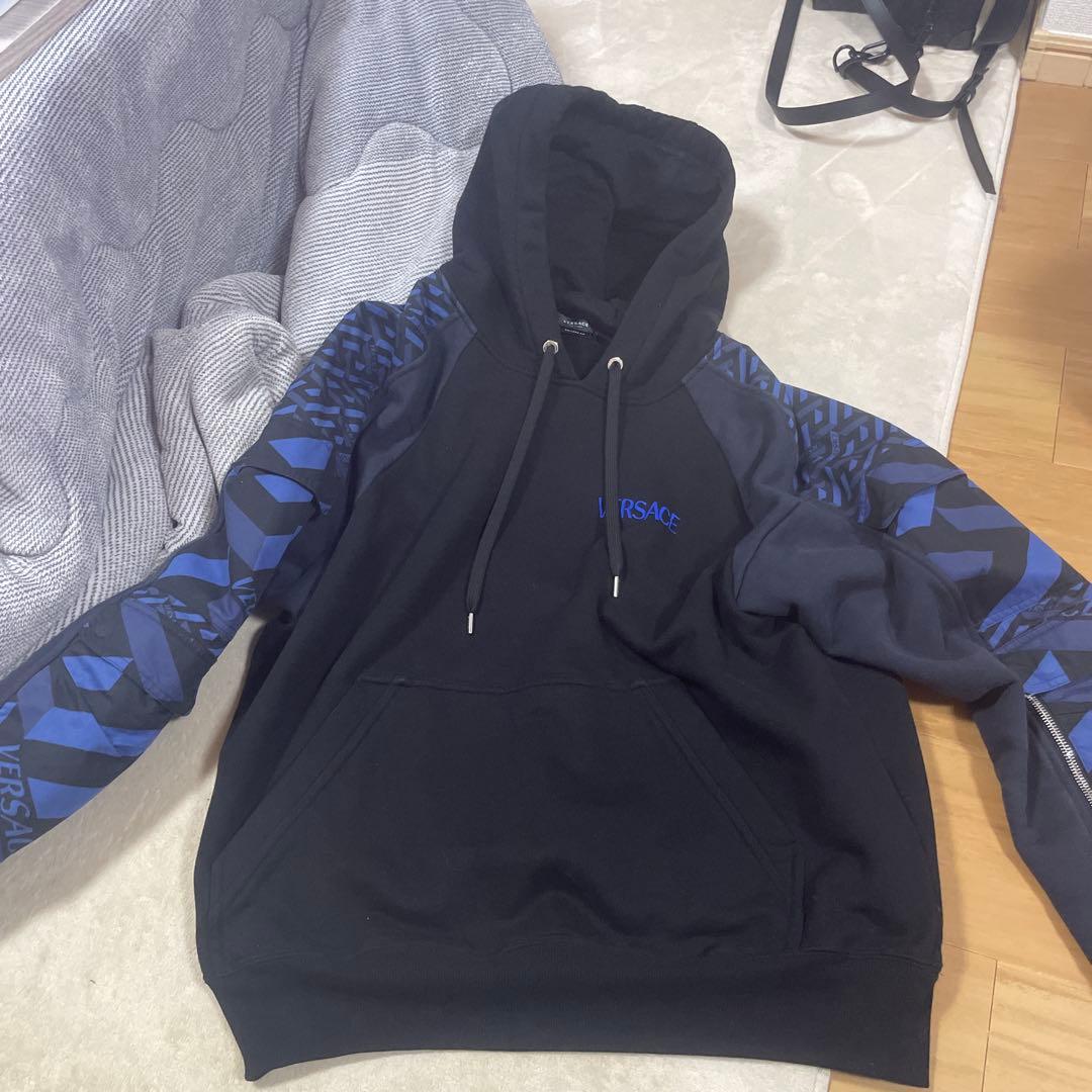 c*i様 VERSACE カレッジフィット パーカー ブラック/ブルー