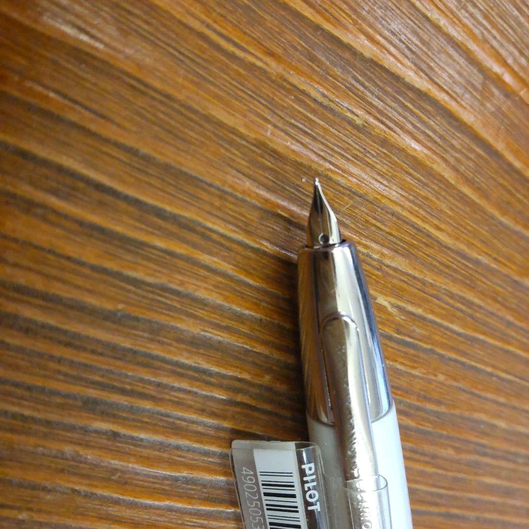 パイロット　万年筆　キャップレス FCT-15SR-PWF 細字 パールホワイト