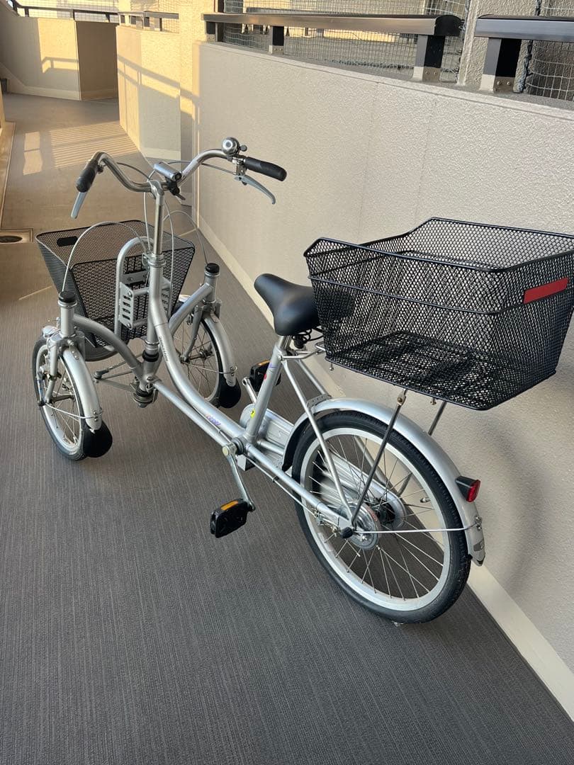 ◆ブリヂストン　前二輪三輪車　ミンナ　高齢者用　カゴ付き　カバー付