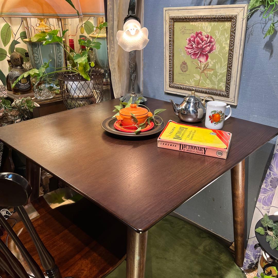 しろ　ヴィンテージ デザイナーズ　コンパクト　　ダイニングテーブル