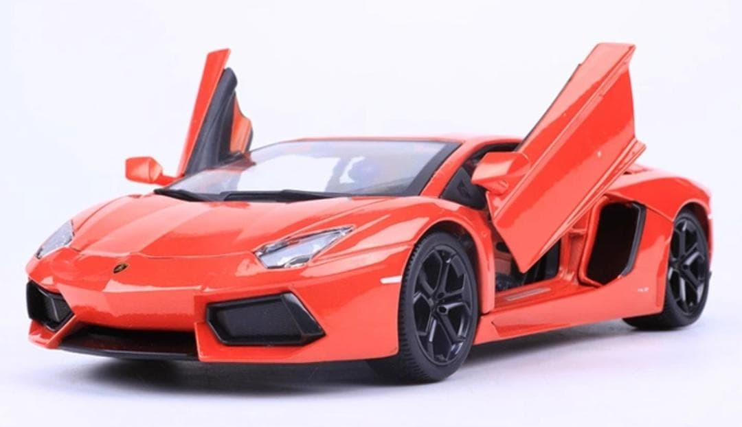ランボルギーニ Aventador LP 700-4 ミニカー 完成品 1/18