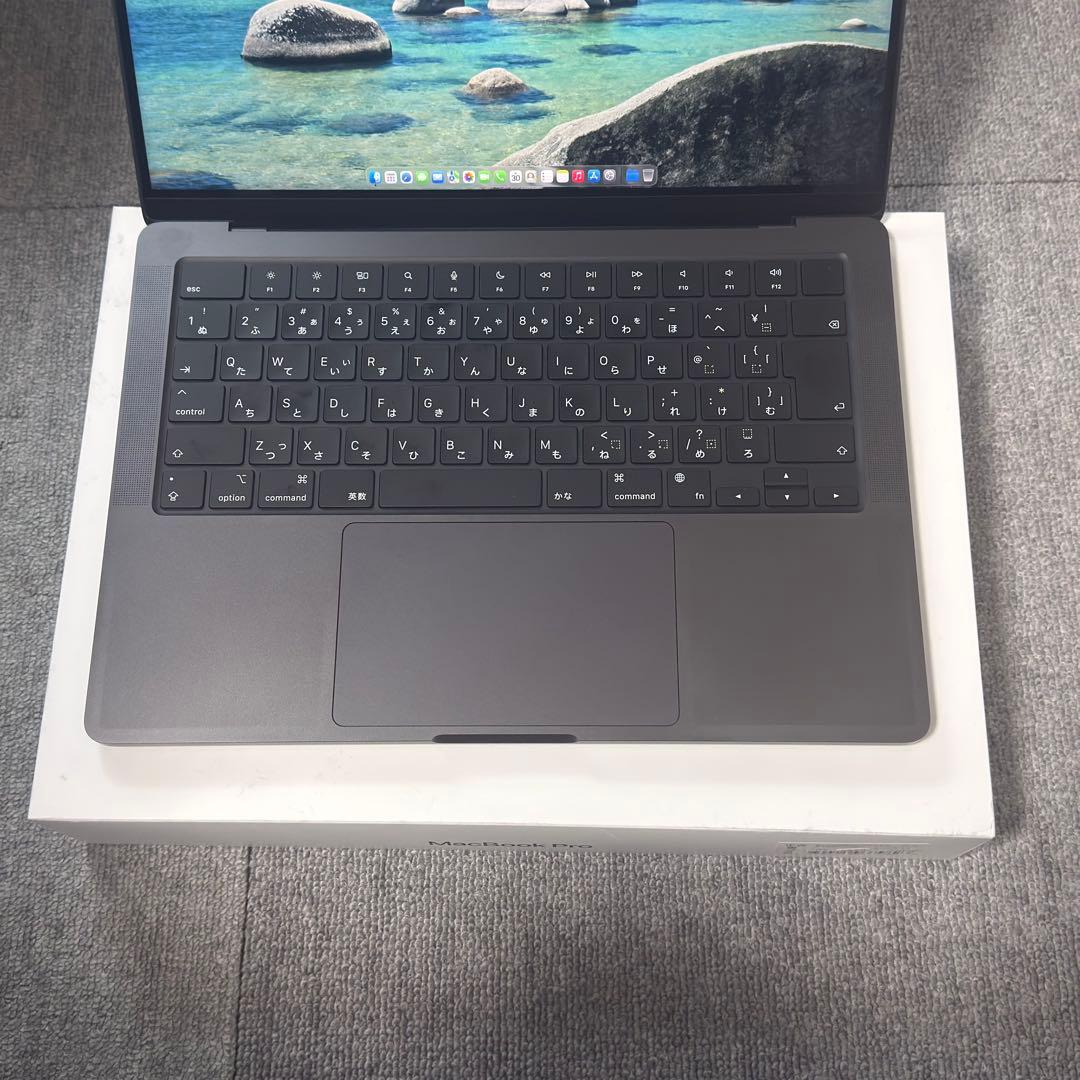 MacBook Pro 14インチ (M3 Pro) 18GB/512GB