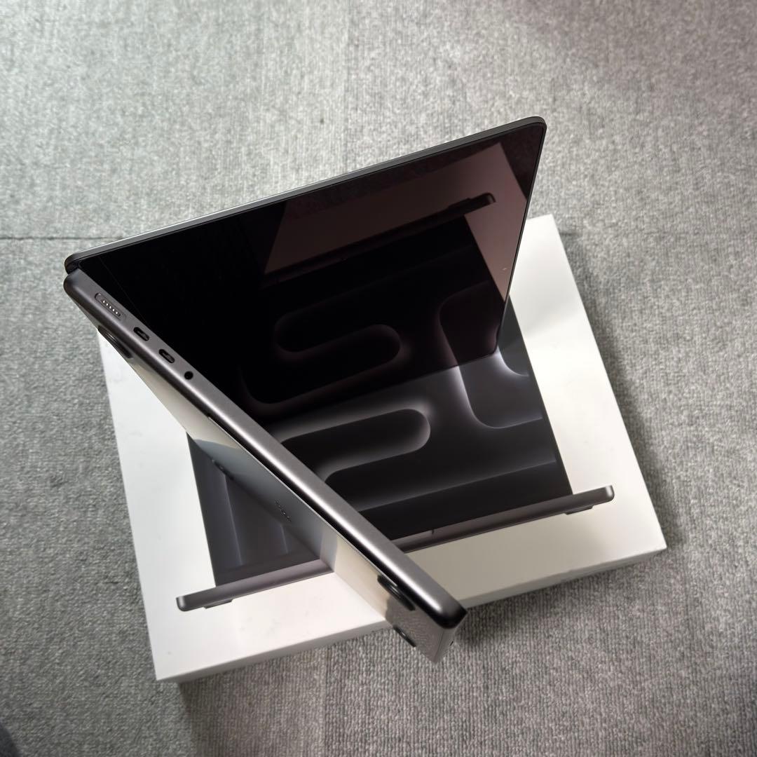 MacBook Pro 14インチ (M3 Pro) 18GB/512GB