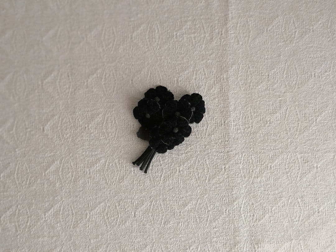 * vintage flower ❀ * シックな布花の コサージュ