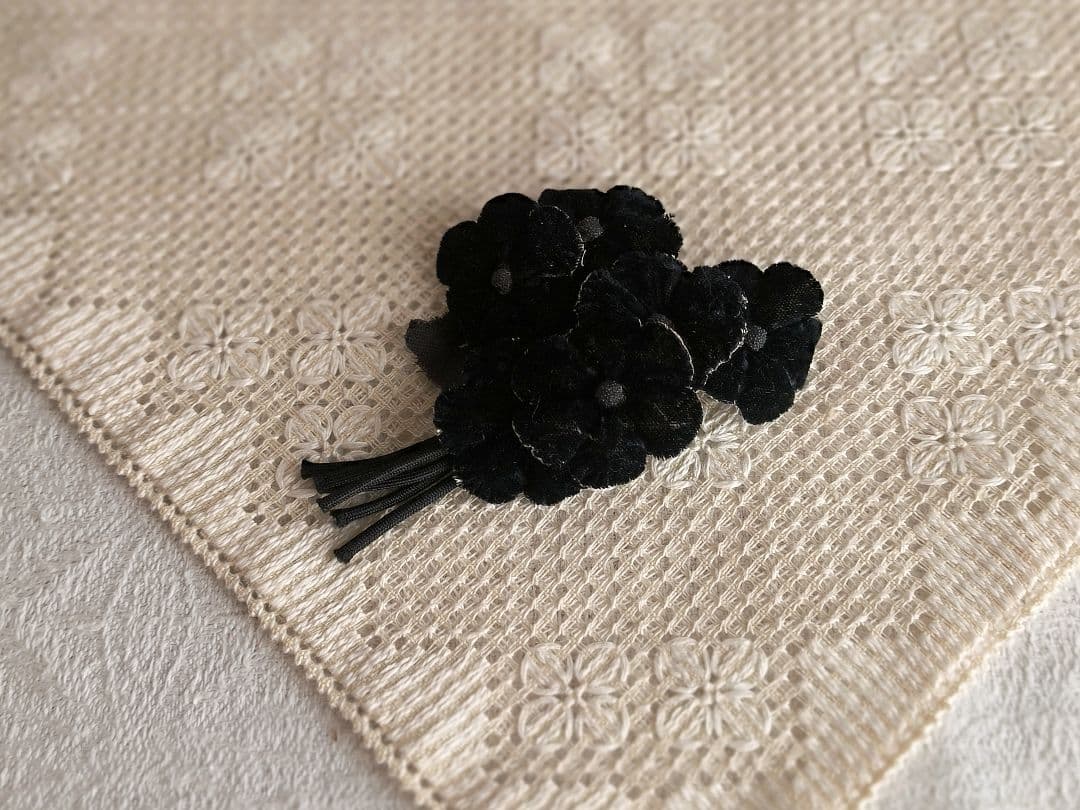 * vintage flower ❀ * シックな布花の コサージュ