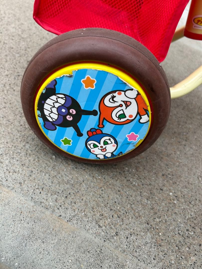 【引き取りも可】それいけアンパンマン 三輪車　デラックスII　レッド　シェード付