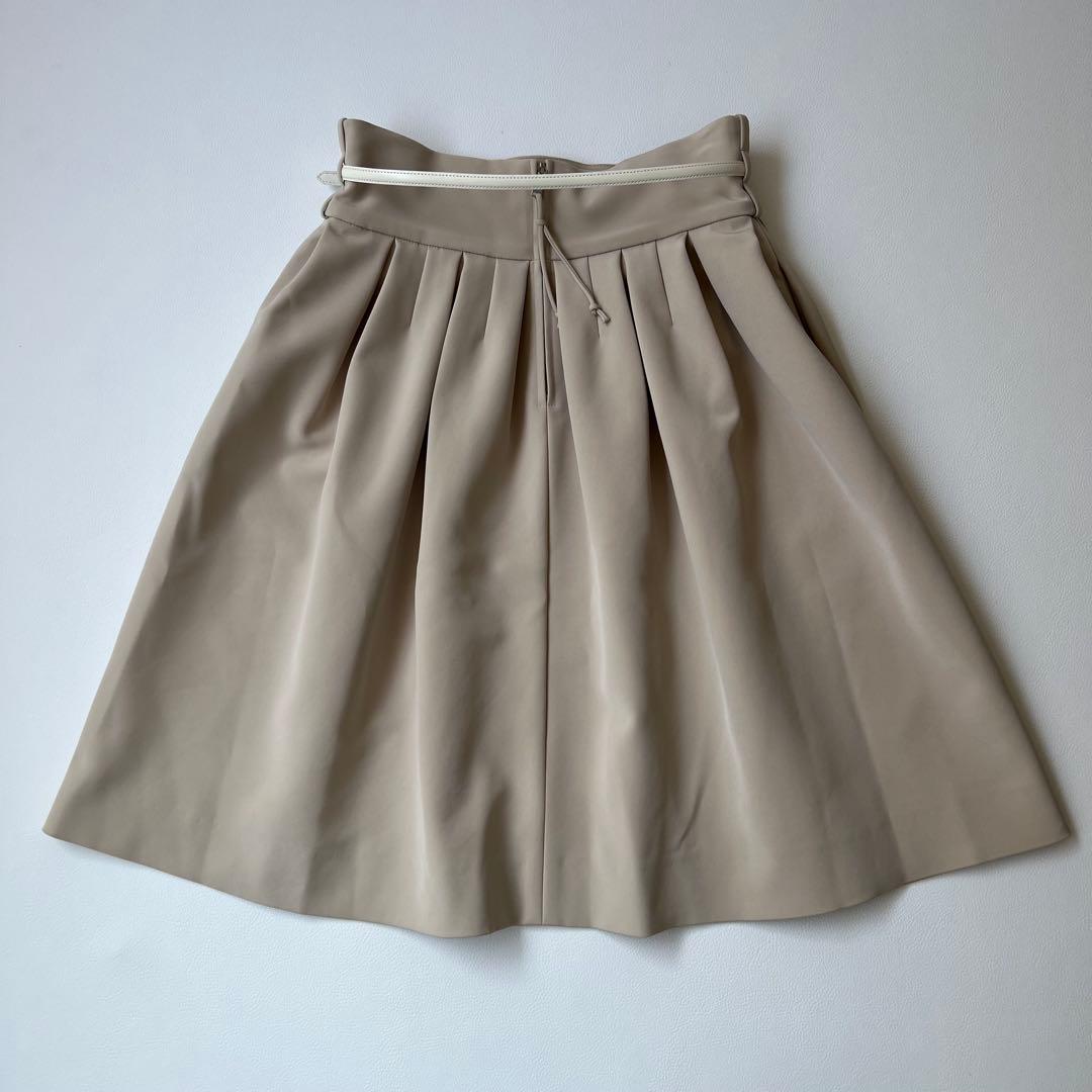 美品　FOXEY NEWYORK フォクシー　ボックスプリーツスカート　ベージュ