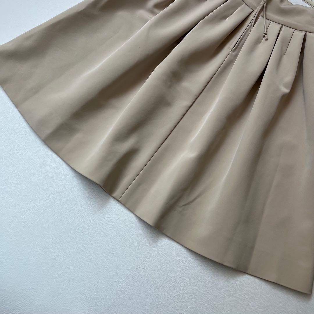 美品　FOXEY NEWYORK フォクシー　ボックスプリーツスカート　ベージュ