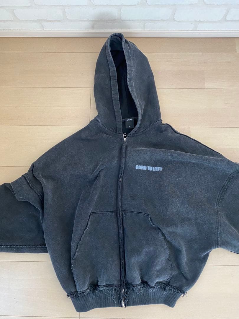 LYFT ダークグレー ジップアップパーカー S