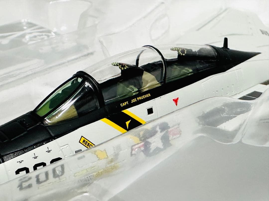Caliber Wings 1/72 F-14A ジョリー・ロジャース