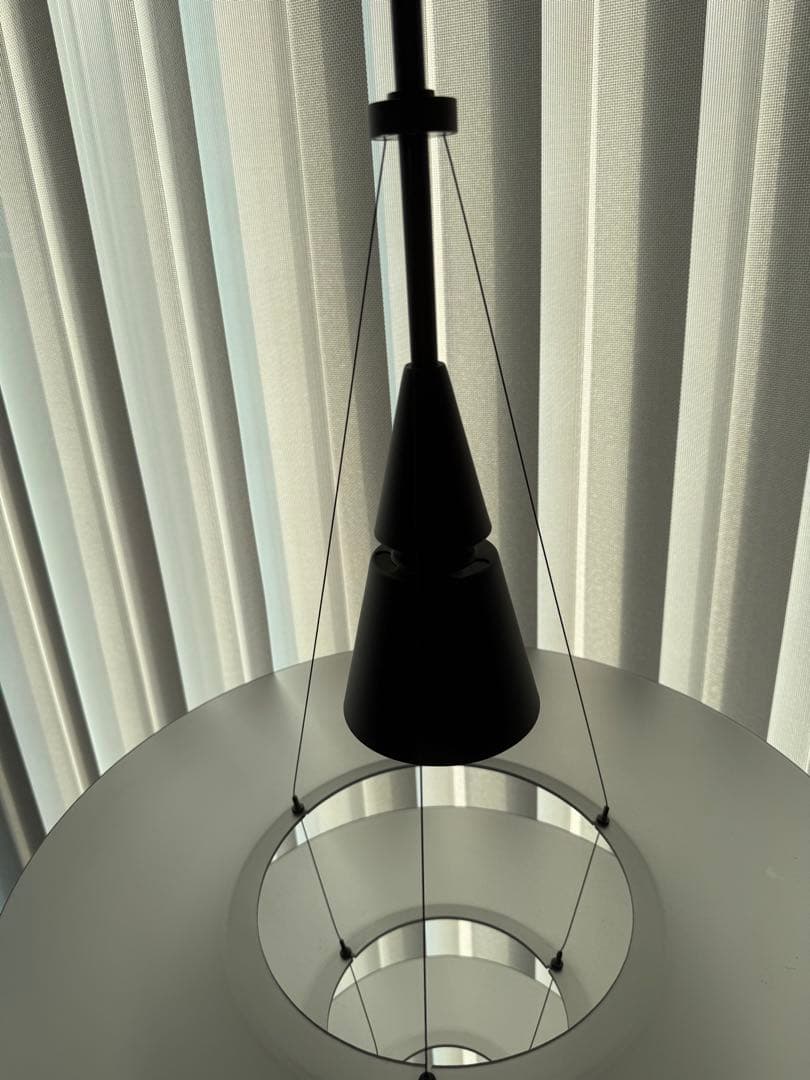 louis poulsen ペンダイトライト　黒