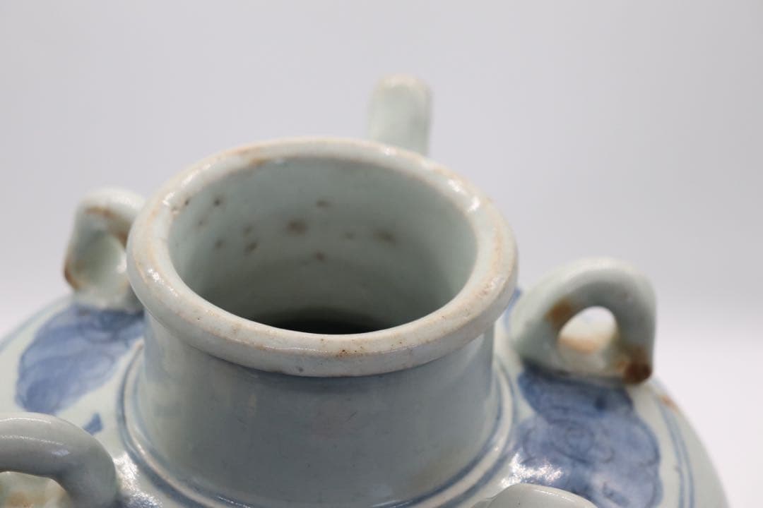 中国　明時代　染付　牡丹胡蝶紋瓶　送料込み1012