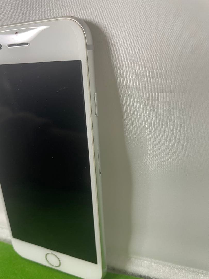 iPhone 8 シルバー64GB