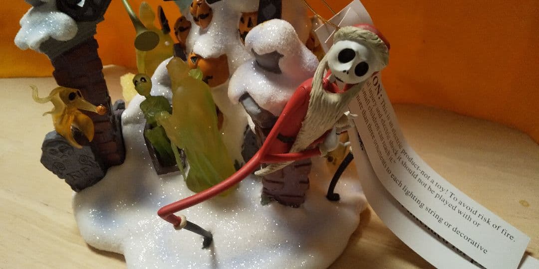 ホーンテッドマンション ナイトメアビフォアクリスマス ライトアップフィギュア